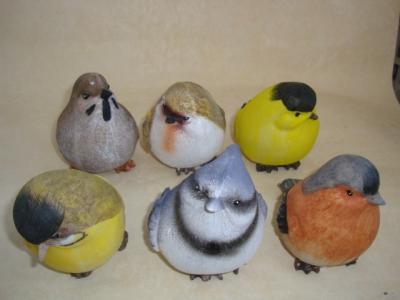 China Bright Coloured Polyresin Figurine Small Animal Bird Statues Figurines for sale