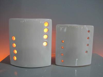 China Witte Ceramische van het de Brander Lichte Gat Gevormde Gezinsleven van de Aromaolie de Geurlamp Te koop