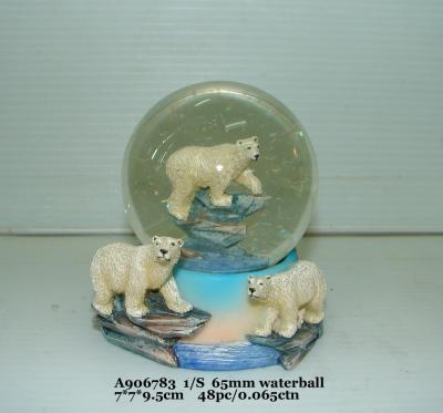 China Fashion  Polystone Resin Water Globe With Animal Bear Bases 7 X 7 X 9.5 Cm for sale