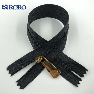 China Viable Custom Long Chain Handbag Accessories Plastic Clothes Zippers Nylon Zippers No. 5 Fashion Zipper Wholesale Nylon For Bags 5# 8# for sale