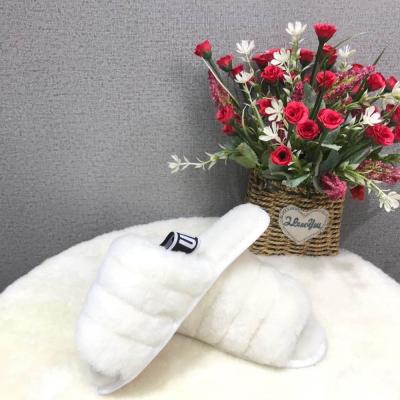 China CUSHIONING variety of wool slippers custom wool slippers low price real color wool slippers for sale