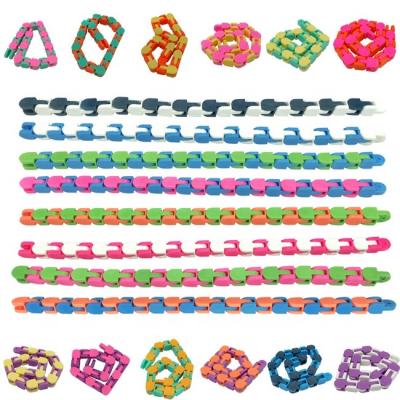 China Wacky Tracks Kids/Adults Snap and Click Wiggler Toys, Wacky Tracks Wiggle Bulk Packs Finger Sensory Toys Snake Puzzles for Relaxation for sale