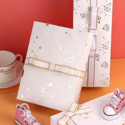 China Hot Selling Recyclable Christmas Gift Box Christmas Wrapping Paper Boxes Wholesale Luxury Luxury Paper Gift Box for sale