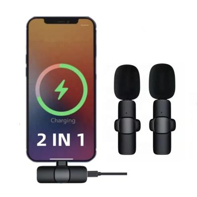 China Lavalier Microphone 2 IN 1 Compact Portable Lapel Mic With Charging Function Lavalier Wireless Microphone For iPhone Android Laptop Live Streaming for sale