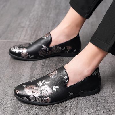 China Round Plus Size Men's Daily Luxury Leopard Shoes Stylish Dot Printing Point Toe Leather Shoes Handmade Loafers for sale