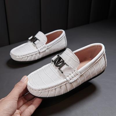 China Round Decoration Boys Metal Performance Shoes Genuine Leather Flats Leather Kids Casual Slip On Loafers Kids Moccasins Stylish Shoes for sale