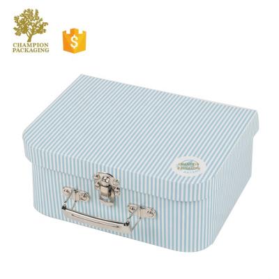 China Recycled Materials Wholesale High Quality Custom Mini Paper Cardboard Suitcase Shaped Gift Box With Handle for sale