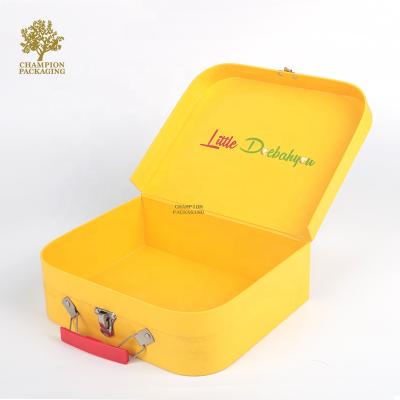 China Recycled Materials Wholesale High Quality Custom Mini Paper Cardboard Suitcase Shaped Gift Box With Handle for sale