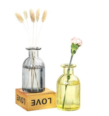 China Minimalist Decoration Mini Flower Wedding Decoration Stained Glass Vase for sale