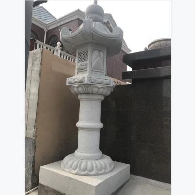 China Durable and Artistic Outdoor Japanese Style Granite Garden Stone Lanterns for sale