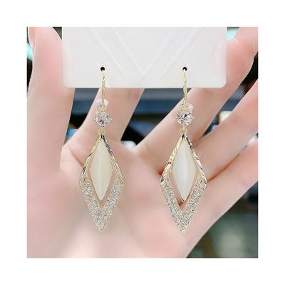 China High Quality Professional Temperament Rhombus Earrings Supply Retouching Face Manufacturer Geometric Earrings for sale