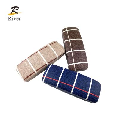 China Fashional Glasses Case Wholesale Cheap Fashion Colorful Metal Leather Case For Optical Eye Glasses for sale