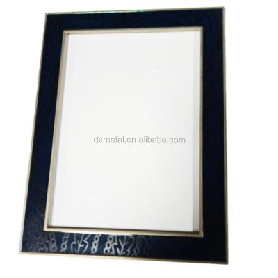 China Custom Zinc Alloy Business Gifts Home Decoration Picture Frame Metal Photo Frames for sale