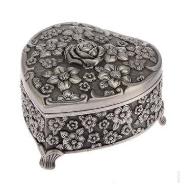 China Manufacturer Directly Sale Metal Carved Flower Jewelry Box Creative Gift Vintage Heart Shape Zinc Alloy Box for sale