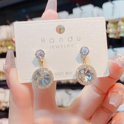 China Wholesale FASHIONABLE Women's Trendy Rhinestone Ear Studs Crystal Drop Earrings for sale