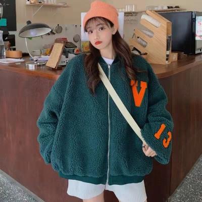 China Women's Breathable Winter Lambskin Cardigan Jacket Plush Fleece Pocket Sweatshirt for sale