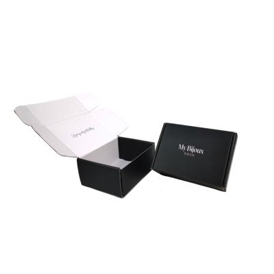 China Recyclable Custom Foldable Corrugated Paper Mailing Announcement Gift Fly Boxes For Dress Storage Packaging for sale