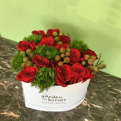 China Handmade high-grade round flower box in large size and wholesale heart-shaped cardboard flower boxes for sale