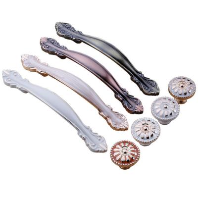 China Cabinet Kitchen Cupboard Zinc Alloy Door Handles for sale