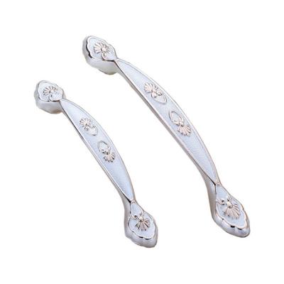 China Zinc Alloy Ivory Cabinet Finish Furniture Handle for sale