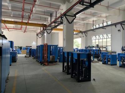 China Rotierender doppelter zweistufiger Schrauben-Kompressor 75KW 100HP Dauermagnet-VSD zu verkaufen