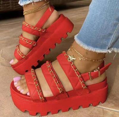 China CUSHIONING 2021 New Lady Flat Chain Sandals Women's Platform Wholesale Fashionable Casual Sandals Summer for sale