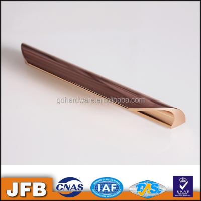 China Luxury Cabinet Gold Color Handle Door Handles Kitchen Door Handles for sale