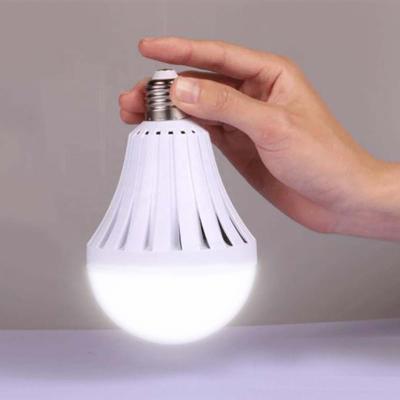 China Super Bright 9 Watt Rechargeable Led Corridor Emergency Light Bulb for sale