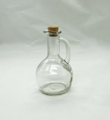 China Traditional clear glass condiment set with cork top and glass handle for sale