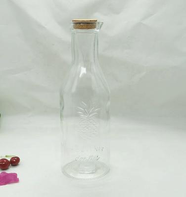 China Sustainable Glass Water Carafe Jar And Beverage Pitcher With Cork Lid for sale