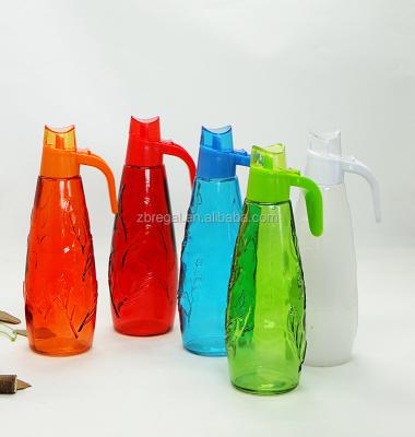 China Viable Colored Engraved Glass Oil Vinergar Flavoring Bottle for sale