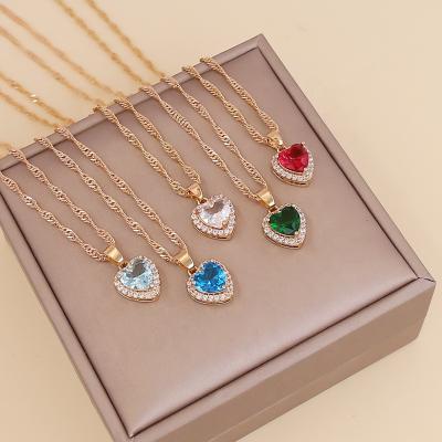 China 2021 Tiny Charm Gemstone Heart Heart Pendant Necklace Fashion Jewelry Gold Chain Necklace Environmentally Friendly Jewelry Delicacy Shaped Zircon Pink for sale