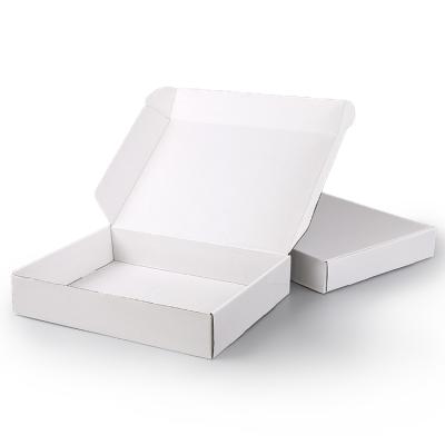 China Custom Recycled Materials White Corrugated Mailer Boxes With Logo For Apparel Apparel Packaging for sale