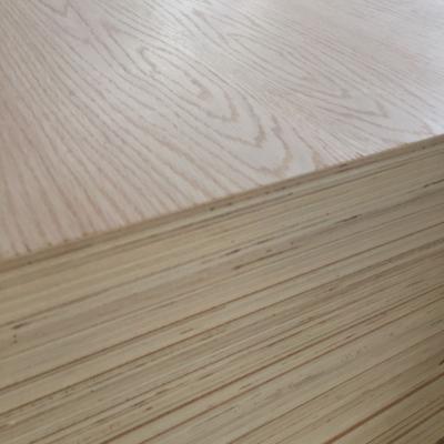 China Traditional Red Oak Veneered Prefinished UV Coated Plywood For Furniture With Big Linyi Price 9mm 12mm 18mm for sale