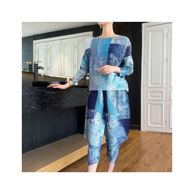 China High-grade autumn and spring viable three seasons can be worn fashion high-street printing large size loose suit for sale