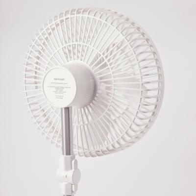 中国 10000mAh携帯用折り畳み式ファン電気再充電可能なVentilateur 販売のため