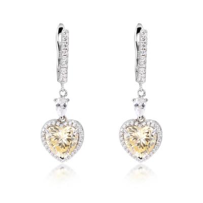 Cina OEM Love Heart diamanti orecchini 925 Sterling Silver Love Heart orecchini in vendita