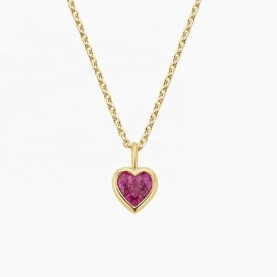 Cina Collare di 925 Sterling Silver in forma di cuore in forma di smeraldo in vendita