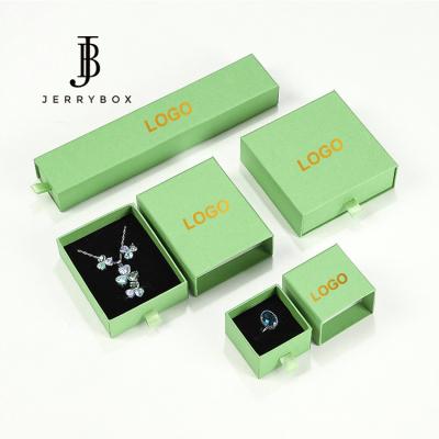 China Custom Jewelry Chain Bracelet Small Green Jewelry Box Packaging for sale