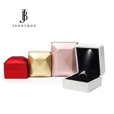 China Luxury Plastic LED Ring/Necklace/Bracelet Ring Box Light With Led Light for sale