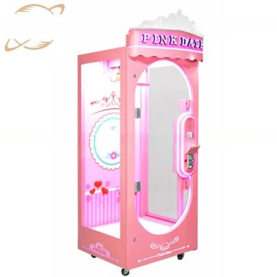 China Dreamland Coin Operated Cut Your Prize Claw Gift Game Machine Arcade roze date Plush Toy prijs Vending Machine Te koop