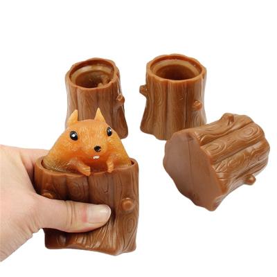 China Toy Fun Factory Evil Squirrel Mug Unzipping Pen Barbers Stump Stump Tight Toy Pinching The Le Fei Mouse Mug for sale