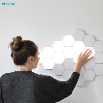 China Modern Drop Shipping Modern Sensitive Assembly Geometry Touch RGB Night Light Modular Panels Hexagonal Wall Led Lamp for sale