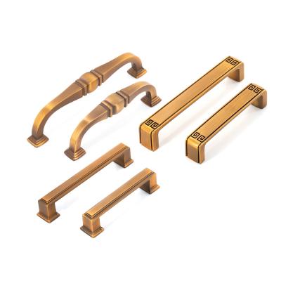 China Wholesale brass and black color furniture handle chinese style zinc alloy cabinet handles for kitchen à venda