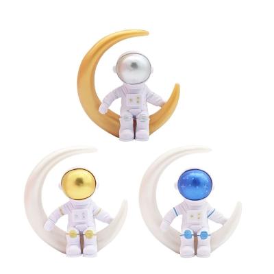 China Viet Nam Wholesale Amazing Cake Astronaut Ornaments Toys Astronaut Cake Accessories Birthday Cake Decorating Toy Supply Arts for sale