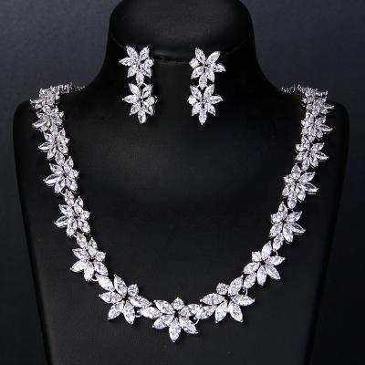 China TRENDY Flower Shaped Jewelry Set Silver Bridal Earrings Necklace Trendy Zirconia Jewelry Set for sale