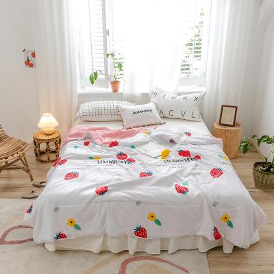 China Fabric Manufacturers Warm Custom Cotton Polyester Quilting Quilts For Home Bedroom for sale