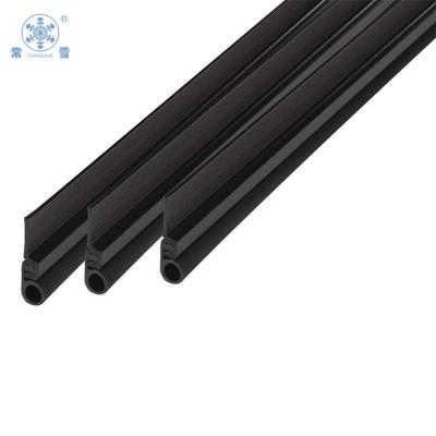 China Waterproof And Insulated Soft Seals Pvc Door Industrial Storage Warehouse Rubber Strip for sale