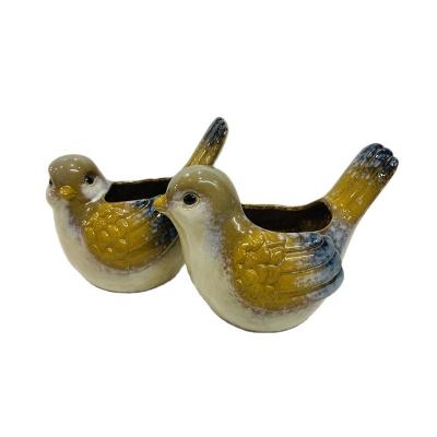 China Garden Decoration New Design Ceramic Glazed Bird Shaped Outdoor Garden Wild Bird Feeder Porcelain for sale