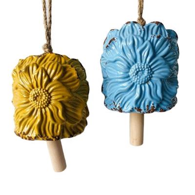 China Colorful Art Deco Decor Wind Chimes Christmas Bell Ornament Feather Wind Hanging Bell Ceramic Wind Chimes for sale